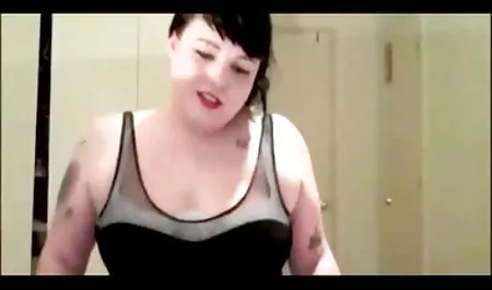 Marina Sucking Dick和Swallow Cum